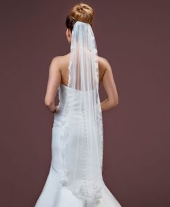 Lace Edged Bridal Veil S51